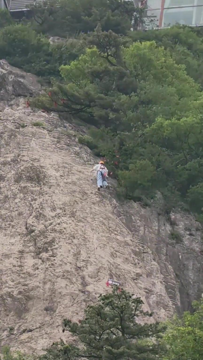 這小姐姐膽子是真的太大了