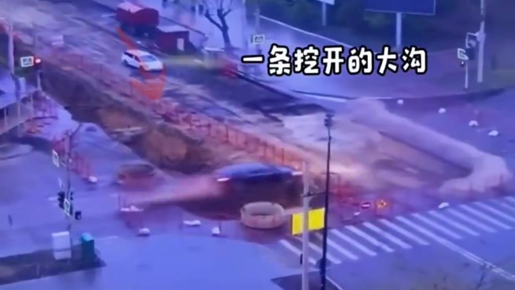 对交警：差点死了 对朋友：衣角微脏