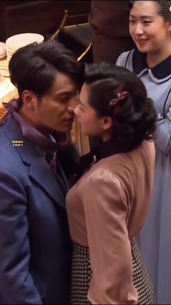 陈坤万茜在拍摄现场, 二人沉浸在角色中难以自拔