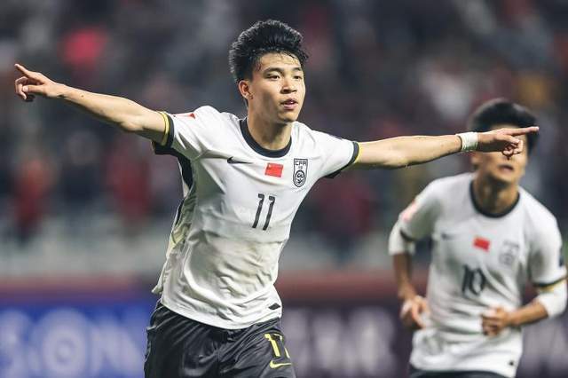 4-0！国足利好：18岁小将天神下凡，造乌龙+大罗式破门，创纪录！