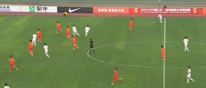 1-1！中国队1胜2平不败夺冠，扳平后染红，一扫国足阴霾