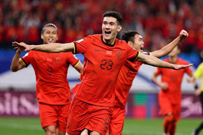 2-1！国足决战印尼，最强归化前锋驰援，单场2球请求伊万征召！