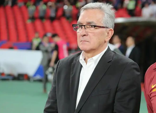 4-3、3-3！国足2大弃将爆发，伊万被打脸，李璇：有种错乱感