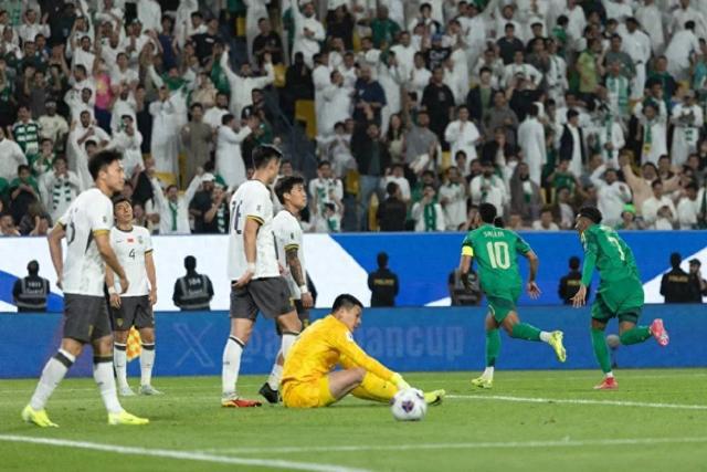 “不敢”赢强队，国足何谈世界杯！