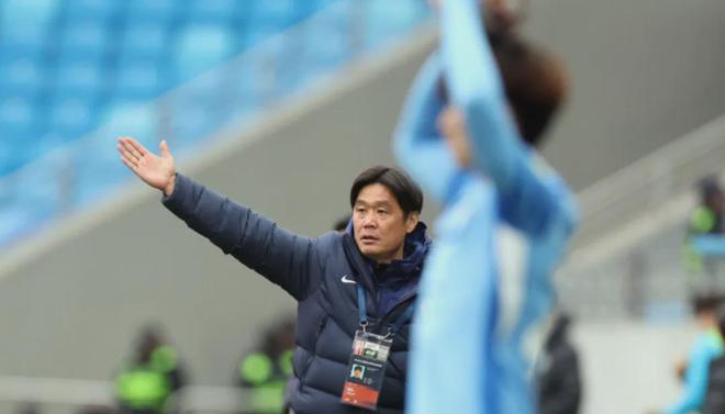 0-1，2连败！前国足主帅李霄鹏仅踢3轮，就被球迷喊下课
