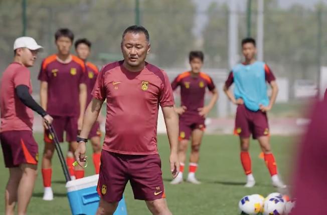北青：足协大概率会继续聘用久尔杰维奇，上村健一则不一定