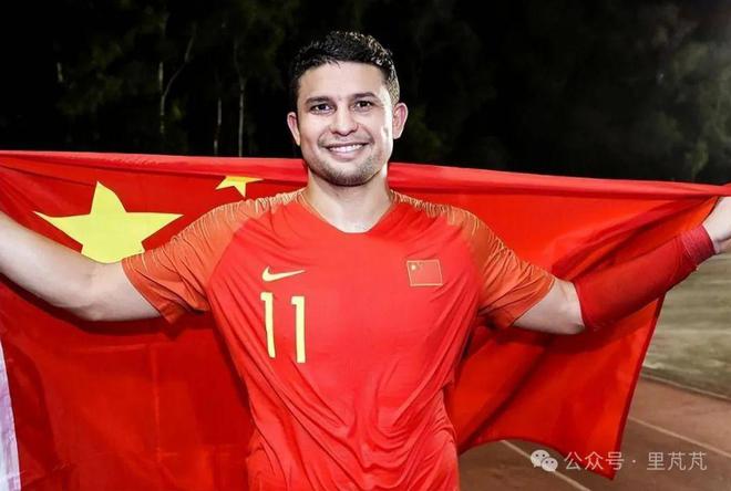 足坛人物：35岁归化国脚埃克森宣布退役，曾经也是国足的希望