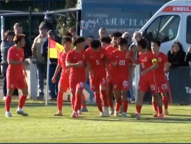中国足球的希望！U16国足1-0胜喀麦隆：绝妙任意球破门 提前晋级