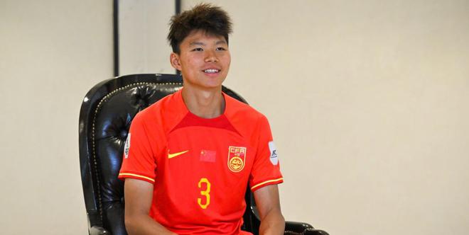 U17国少温展霖：我的偶像是阿诺德；梦想是有一天能入选国足