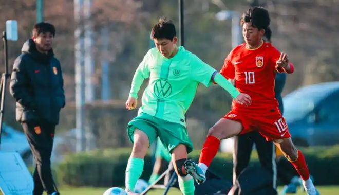 一場(chǎng)4-0，讓中國(guó)男足無(wú)緣決賽，3戰(zhàn)不敗，位居第2，將沖擊季軍