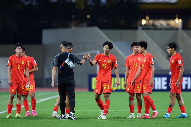 北青：足協(xié)主席宋凱抵達(dá)沙特督戰(zhàn)U17男足，次戰(zhàn)烏茲非贏不可