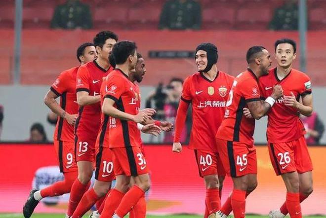 上海海港賺大了！21歲鐵衛(wèi)閃耀德比戰(zhàn) 600萬買他超值