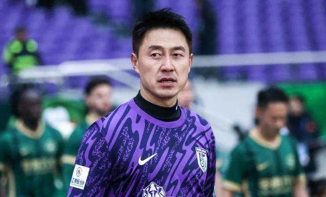 澎湃：國足多位置面臨選人壓力，伊萬親赴大連考察隋維杰