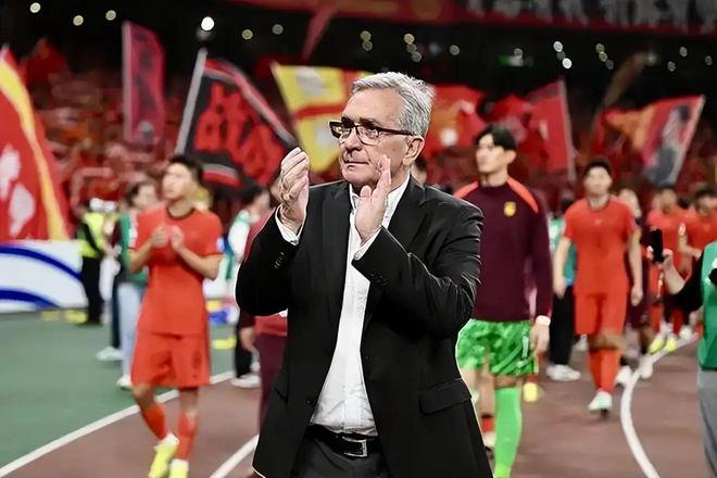 风格模板孙兴慜！世预赛国足对印尼生死战，王钰栋有机会挑大梁
