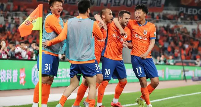 2：4！国足喜讯 天才新星持续爆发彻底征服伊万 挤掉武磊首发之位