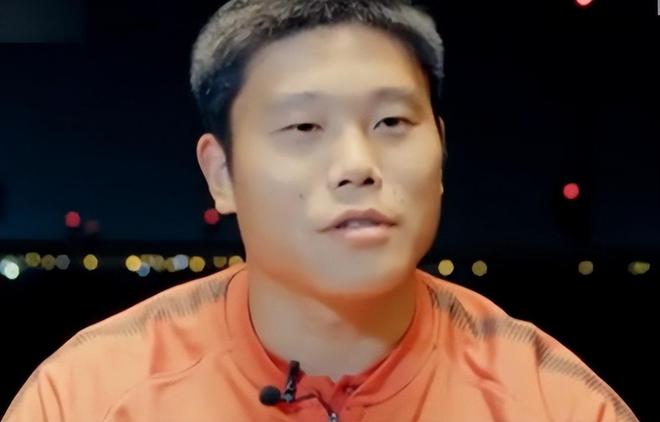 從國足第一鐵腰到淪為看客 35歲功勛老將轉型做助教 堪稱明智之舉