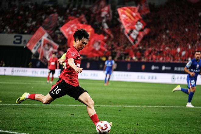 記者談國(guó)足陣容：謝文能林良銘停賽，楊明洋顯然是8號(hào)位不錯(cuò)選擇