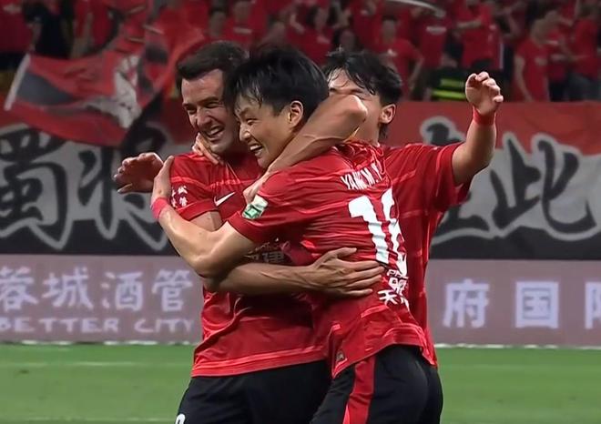 球迷态度：杨明洋今年中超已打进2球，他与国足适配度如何？