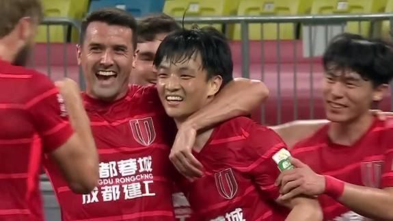 本期国足名单共有3名归化球员，分别是杨明洋、塞鸟与蒋光太