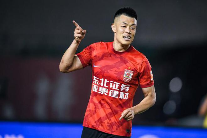 博主：國足沒招譚龍應該是歲數太大 中場缺傳球型球員是個隱患