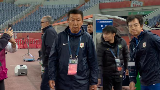 替補換上5名00后，老崔學聰明了 于金永苦坐板凳 泰山隊僅剩3國腳