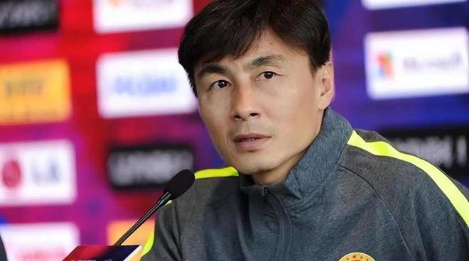 李玮锋：年轻球员很难马上助力国足，年轻国脚要少听少看媒体报道