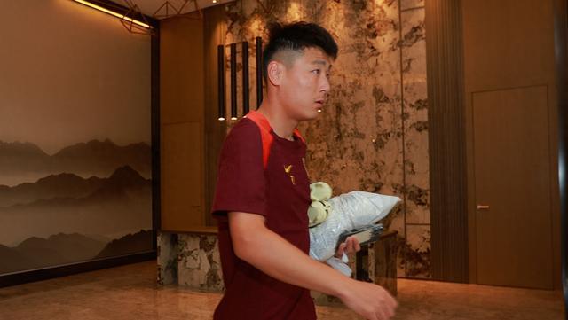 国足：武磊仍无法参与长时间高强度训练 返回俱乐部继续恢复
