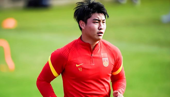 可惜！他本可以和國足一起備戰18強賽，卻只能踢野球保持狀態