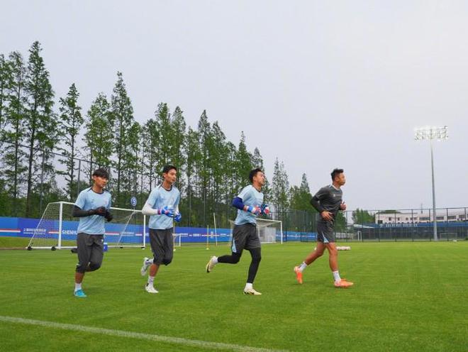 申花官方：球隊今日重新集結，國腳將于世預賽后歸隊
