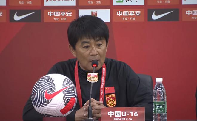 浮嶋敏：沙特变阵后球员应对稍迟缓；不断告诉球队从防守做起