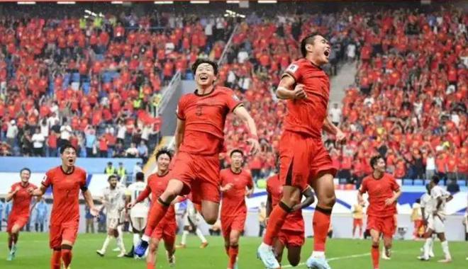 国足世预赛三消息：免费直播，媒体预测首发，伊万采访调侃战术