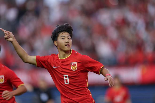 U16國足5-2逆轉(zhuǎn)澳大利亞！四國賽2勝1平奪冠 5將破門+謝晉一條龍
