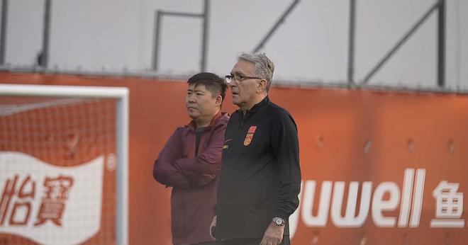 伊萬自信被質疑，國足2連勝也不穩，留謝文能戰巴林 鋒線縮小范圍