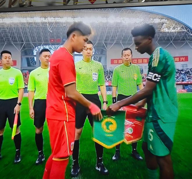 2-1！国足U16补时绝杀沙特，2次中柱+浪费良机，成都小将力挽狂澜