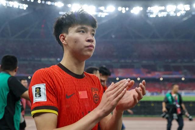 國足vs印尼首發出爐，18歲王鈺棟首次代表國足先發