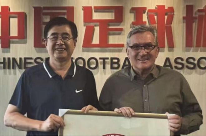 国足首发出炉！王钰栋领衔，韦世豪替补，英媒：1-2输印尼，出局