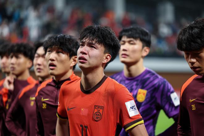世预赛9战7败，潘粤明2次怒怼国足烂透了：48个名额都拿不到一个