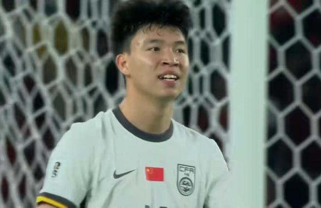 国足客战印尼上半场：总计完成4脚射门但零射正