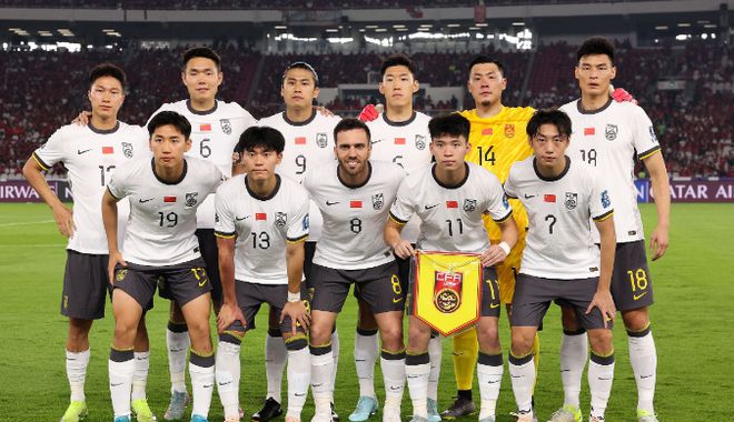 一场0：1验出两国脚真成色 被球迷喷为水货 难堪大用恐难再进国足