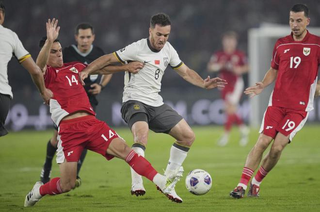 0-1！伊万败笔酿苦果，国足时隔38年再负印尼，彻底告别世界杯
