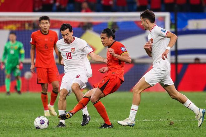 国足0-1印尼，球员评分出炉：不是王大雷获最低，而是中国队17号