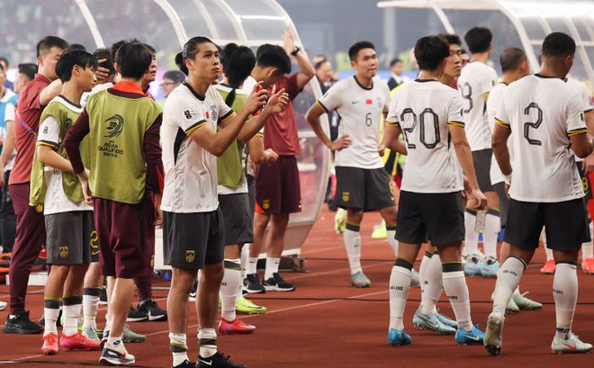 恭喜国足！一场0-1后收获利好，下轮取胜=送巴林垫底，沙特送助攻