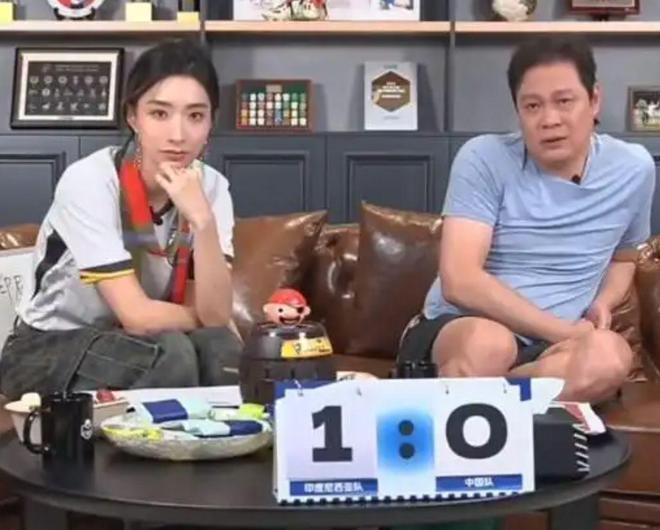 56岁范志毅长叹一声后默默无语，疑似落泪 退钱姐无奈：4年又4年