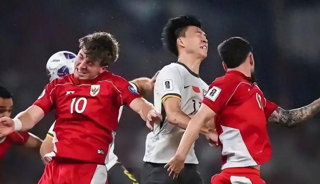耻辱！3700万人口小国打入世界杯，国足14亿人却梦碎雅加达！