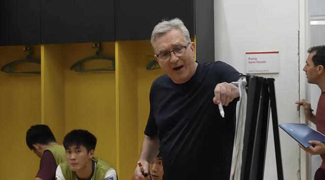 伊萬謝幕戰(zhàn)，國(guó)足首發(fā)11人大輪換，新國(guó)腳將迎首秀 謝文能頂替2將