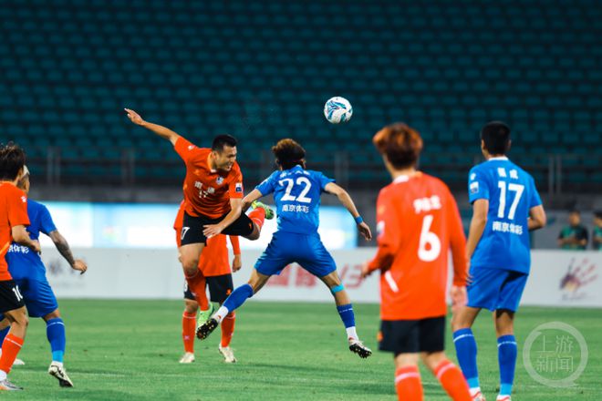 “蘇超”球隊對陣國足勝算幾何？專業(yè)人士：業(yè)余球隊擊敗職業(yè)隊概率極小，不能如此“碰瓷”