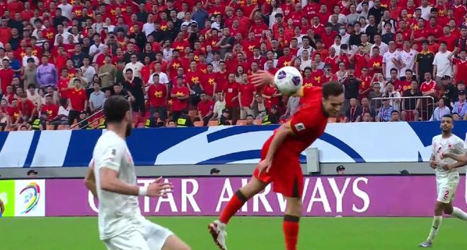 1-0！国足点球致胜，王钰栋进国家队首球，以点球结束世预赛征程