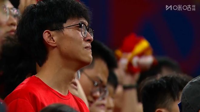 战术鬼才！国足罕见祭出“奇兵”前锋，球迷：就问你服不服？
