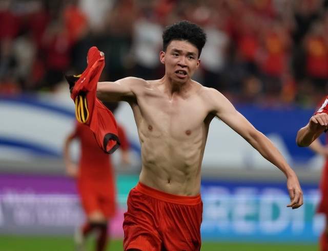 绝杀+MVP！18岁王钰栋道歉：没出线对不起球迷，2030年见