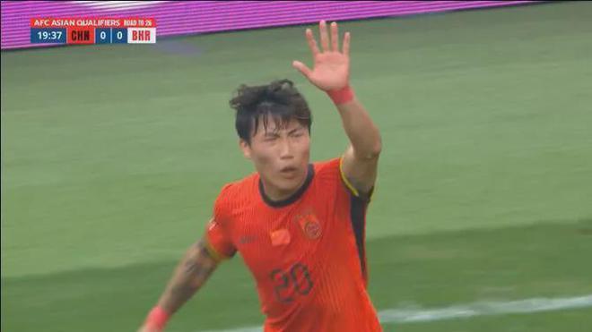 国足大将沦为笑柄！连续2次主罚角球出界 名记：真不如苏超